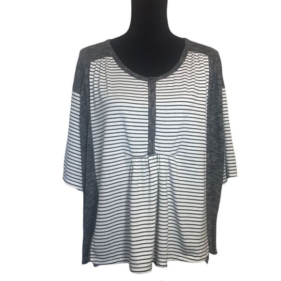 Umgee Pullover Stripe Hi-Lo Top in Gray/Cream - Size Small - Picture 1 of 5